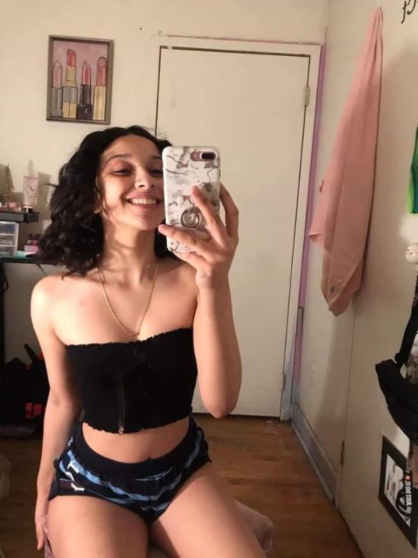 I’m available for sex hookup hangouts 6786493785