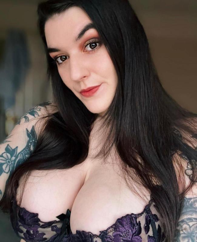 Peack sweet and polite and juicy👅I wanna do things just the way you want it