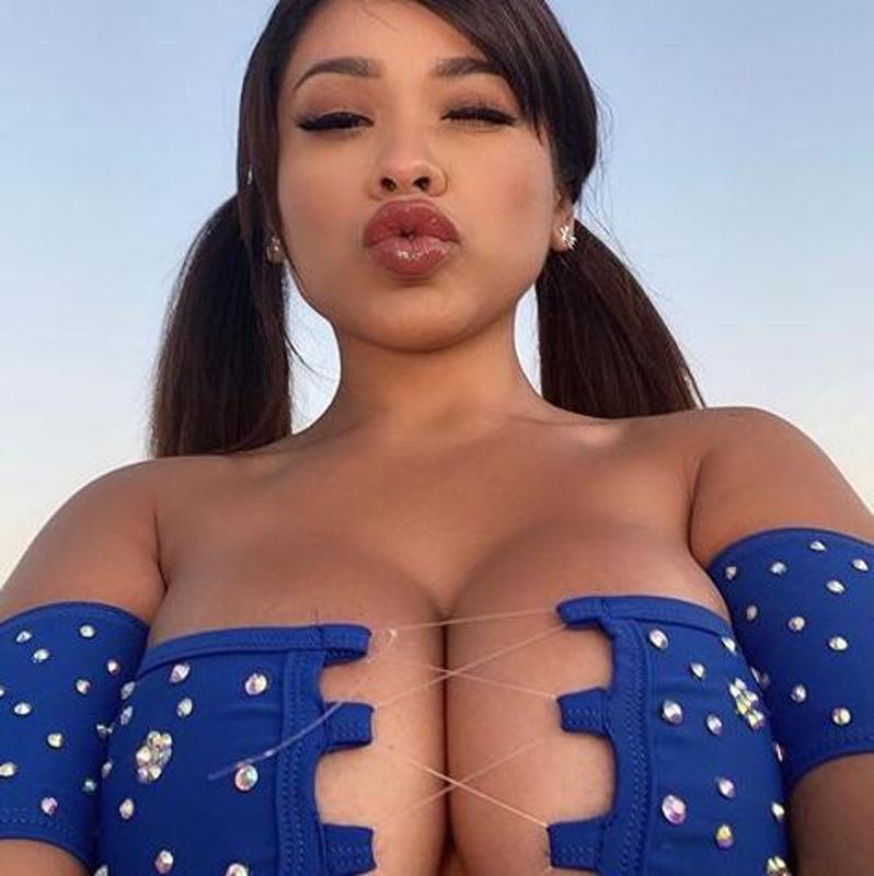 I offer sex nudes and naughty FaceTime at cheap rates