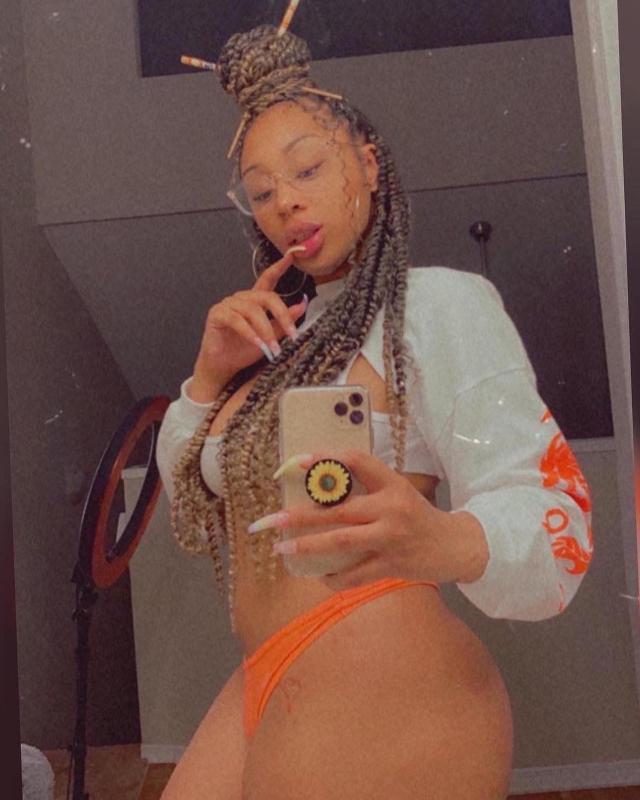 im available for  sex satisfaction Hmu snapchat: linda7smith7 on  phone: