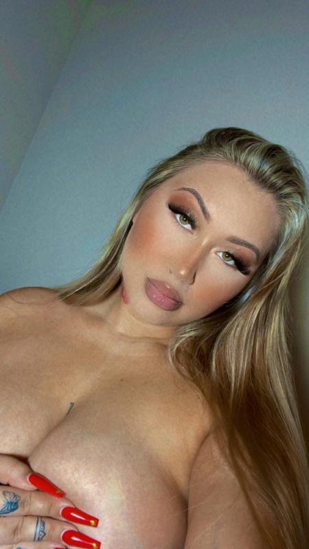 AVAILABLE FOR HOOKUPS 💦💦🍆🍑