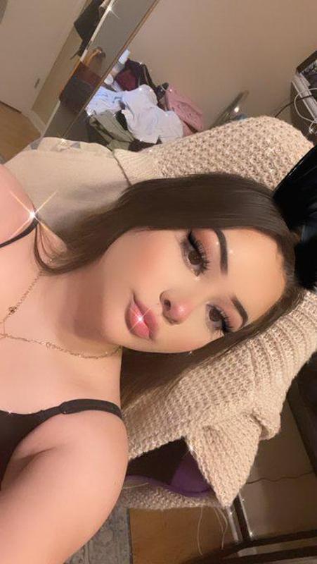 Naughty Roxanne here to pleasure 🥵🥵💝🥵🥵