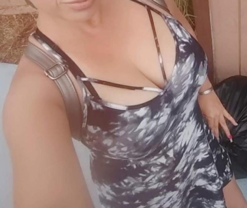 Sexy latina waiting for you