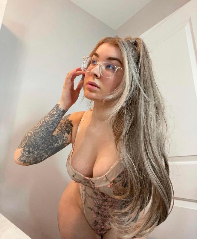 HMU for hook up in and out call car (737) 618-4503 Snapchat daniellas200