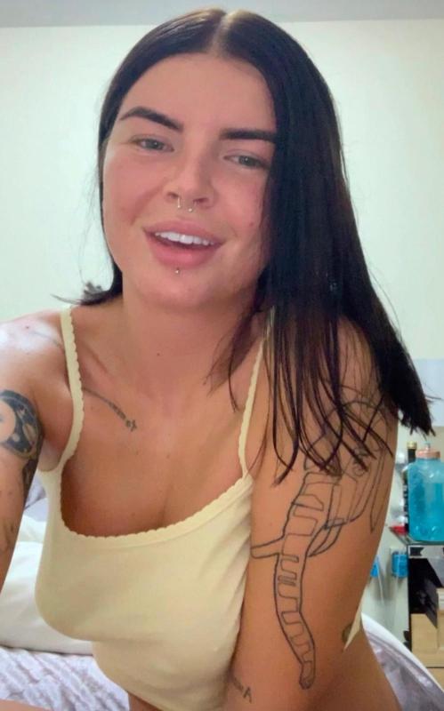 I’m down to f***k 🍑🍆 SC: 👻 Smartyrichway20. My cell number….. 501-261-0113