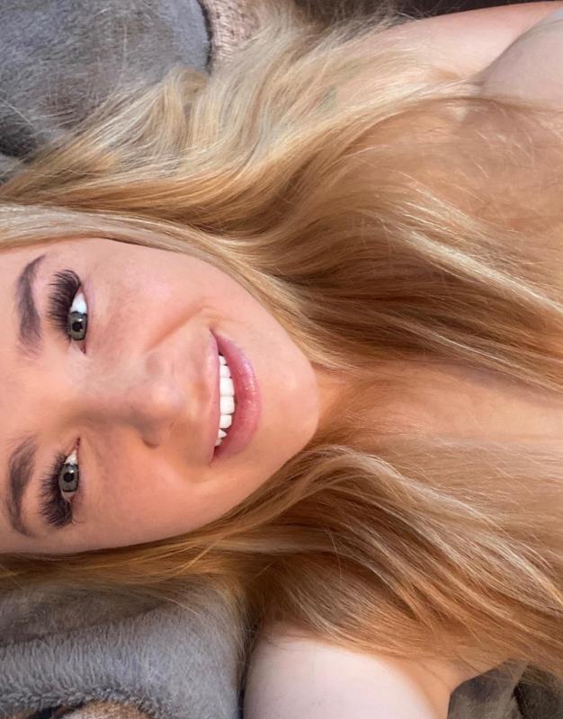 I’m available for hookup 🍑💦🍆