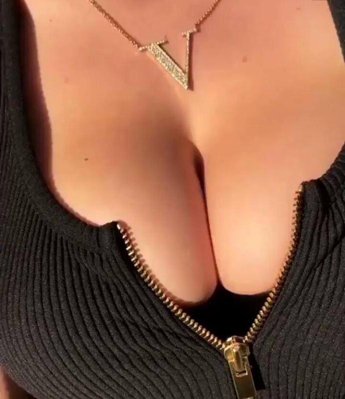 Naughty Kim here to pleasure 🥵🥵💝🥵