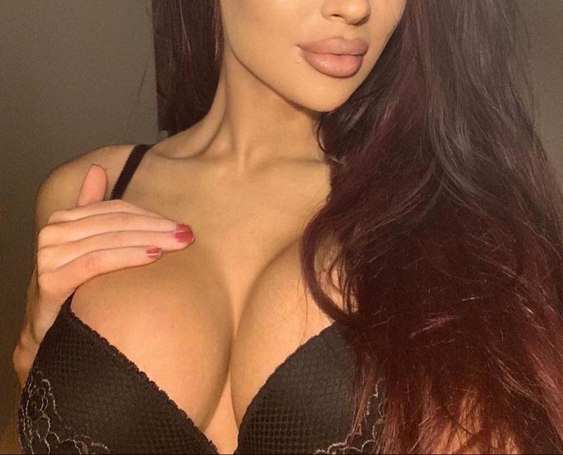 Sweet & Juicy, WET 💦 ** For You 🍑NO RESTRICTIONS 🍓🍆HIT ME UP (231) 981 8549