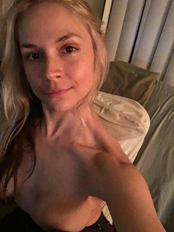 Best escort in town, you wanna have fun, party, smoke, drink and fuck 💨👅🍑💦🍾