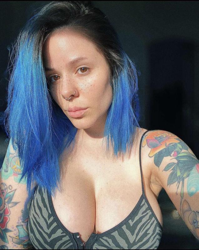 DOWN FOR FUN AND HOOK UP HMU ON SNAP SUSANJANE86