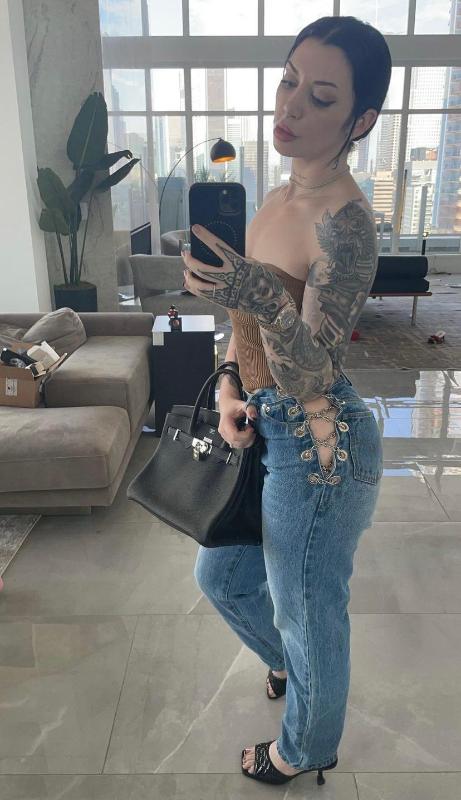 My Yummy butt chick Need to get a boned deep fuck and a hardcore pussy pounding.