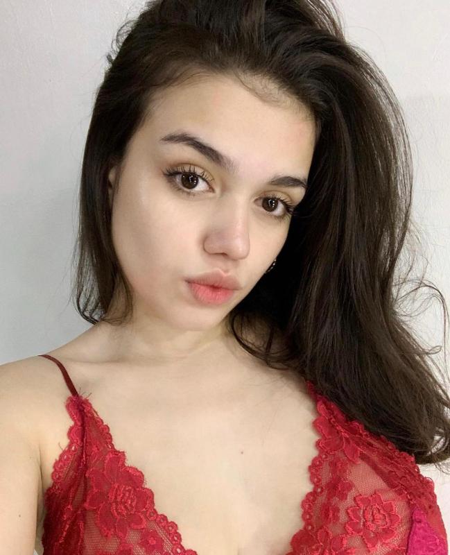 Naughty Ginny 💦🍆👅