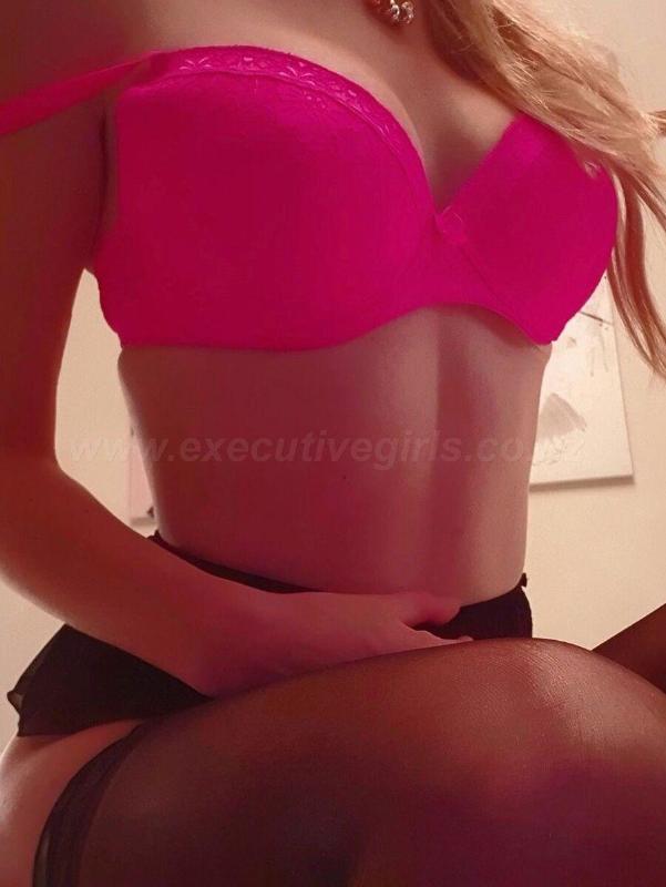 EmilySat/Sun 11am-3pm Sweet Sexy Slim Busty Hot Blonde