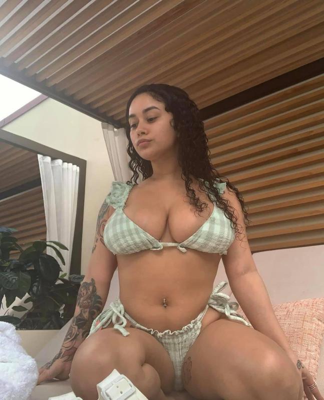 LATINA DOWN TO FUCK AND HOOKUP