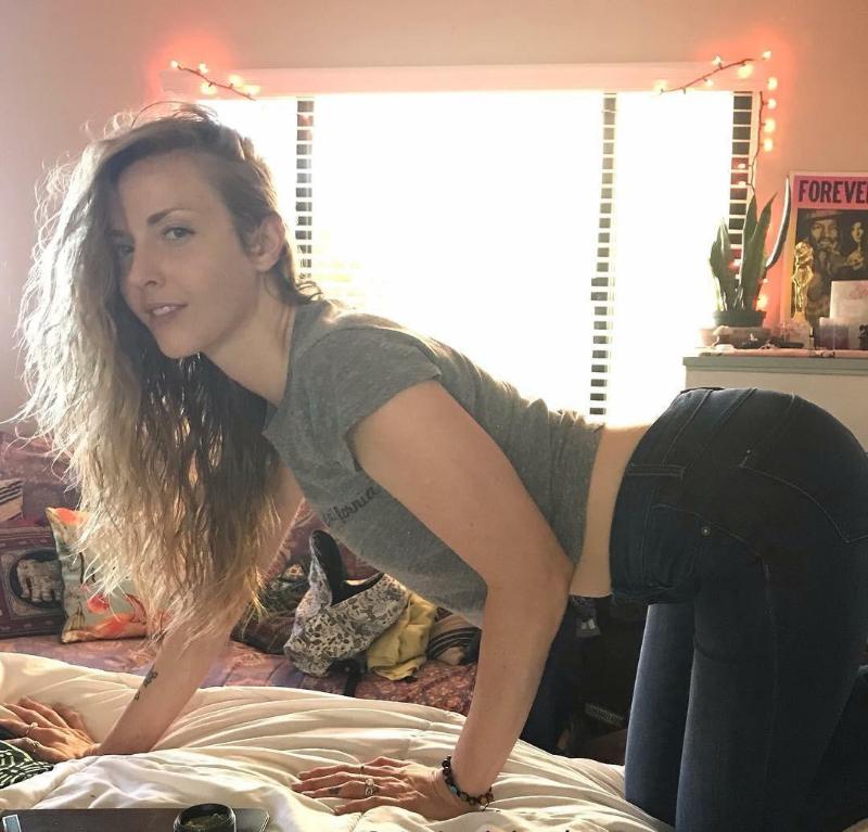 Hook up text me on 4243056381 Snapchat James_rashly Alice_s2149