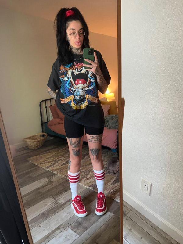 AVAILABLE FOR HOOKUP 🥰🍆🍑💦