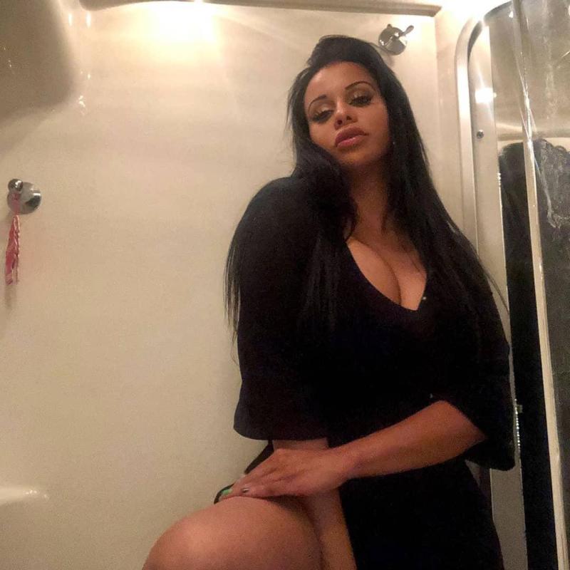 Available for sex and naughty hookup