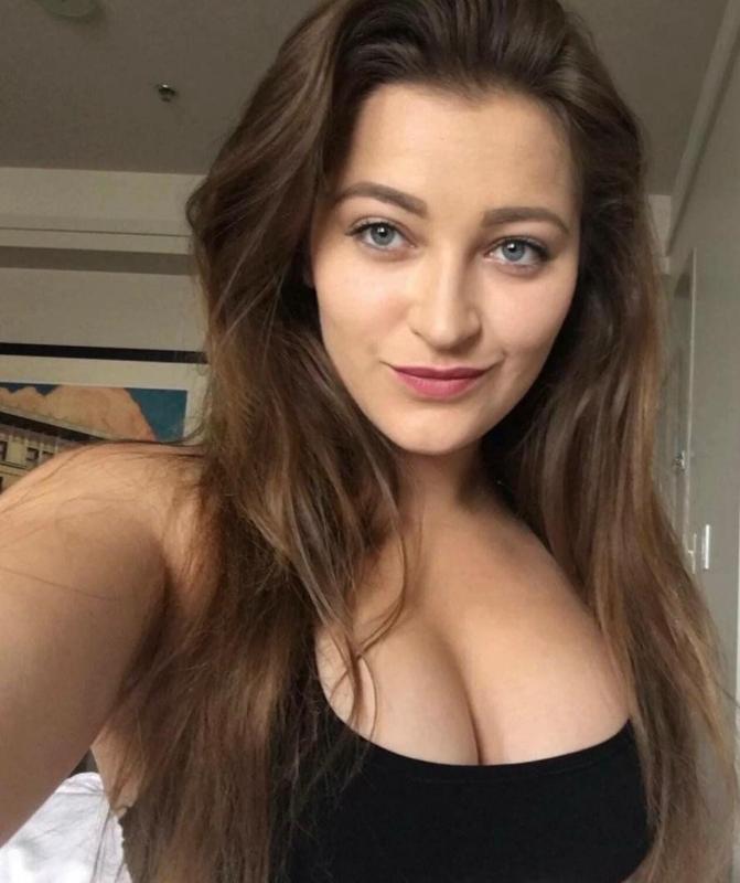 Hey there I’m available to have fun 🥰😍👅