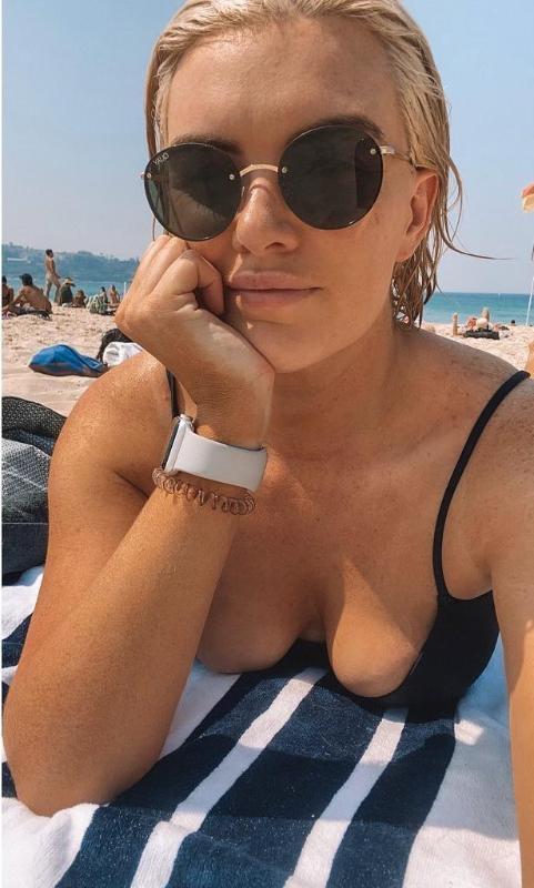 I’m available for both INCALL and OUTCALL, come 🍆 **** me hard🍓💦