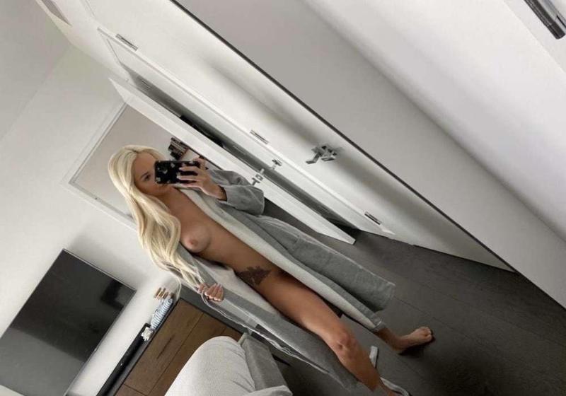 Snapchat : bettyj7203 .I’m available for hook up 🍆💦🍑🍆💦🍑 🍑