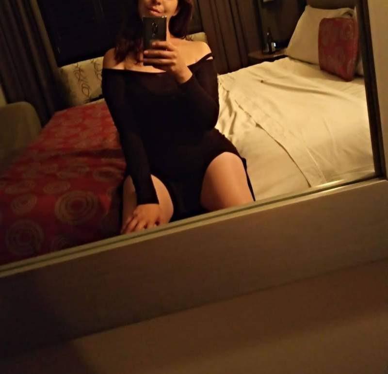 Ana latina Visiting Thousand Oaks