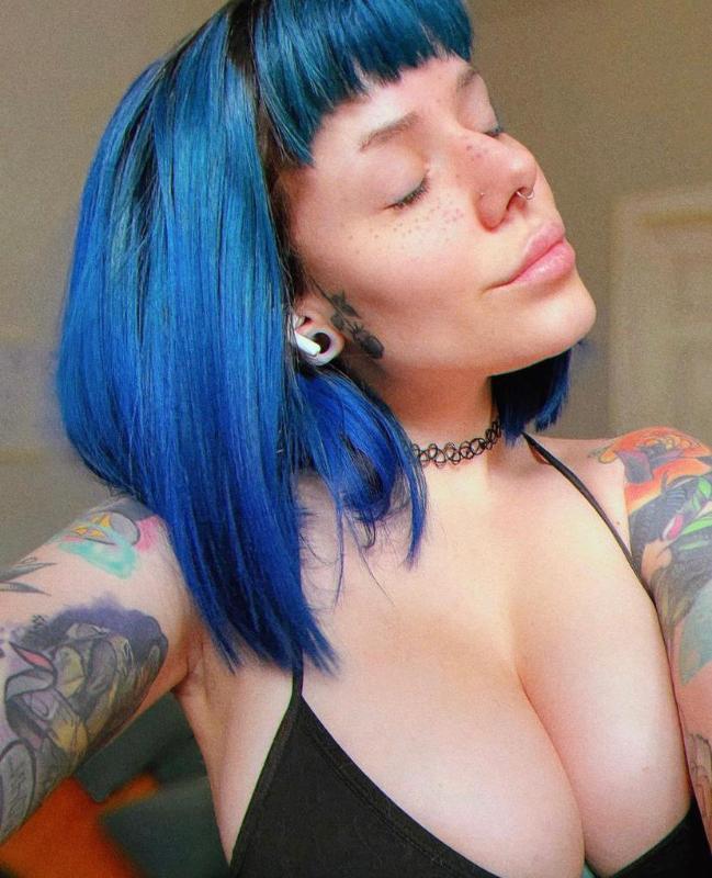 Down for hook up 🍑💦