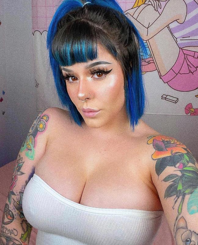 I’m a female escort, I’m down for hook up Incall and outcall