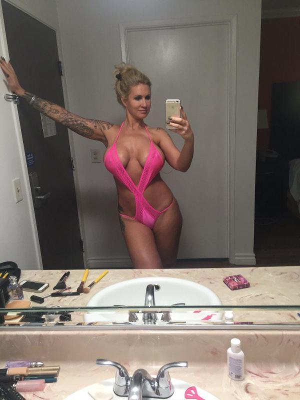 Hello baby how are you doing today ? I’m available for fun , incall and outcall