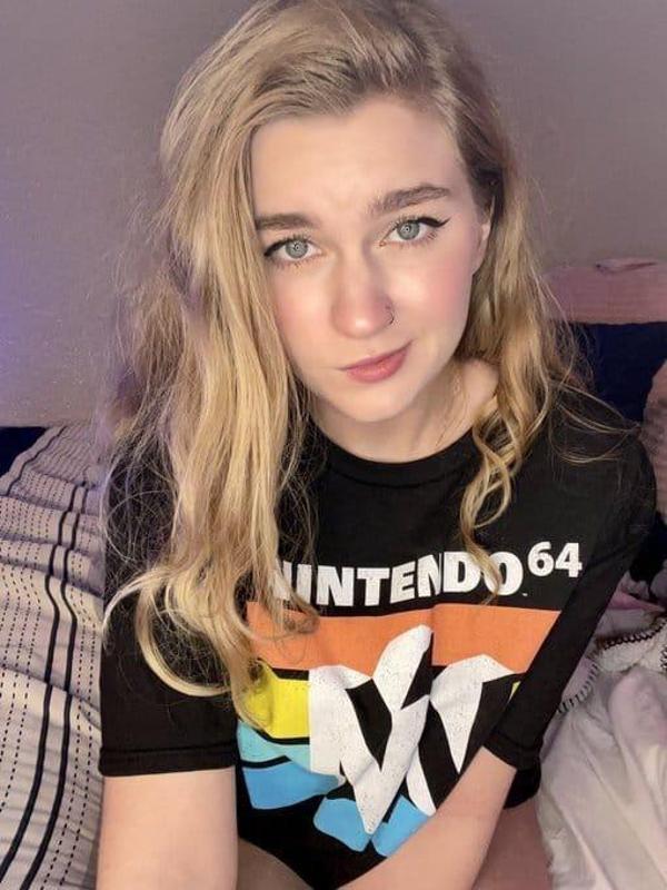 Hello baby do you wanna have some fun? I’m available for both Incall and outcall