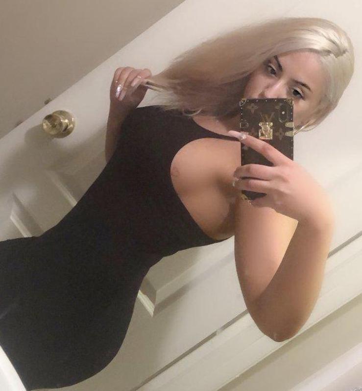 Blonde Busty AND 1000% NATURAL