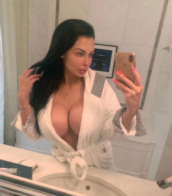 SNAPCHAT: adasia_a21 I’m ready for fun and I squirt a lot.