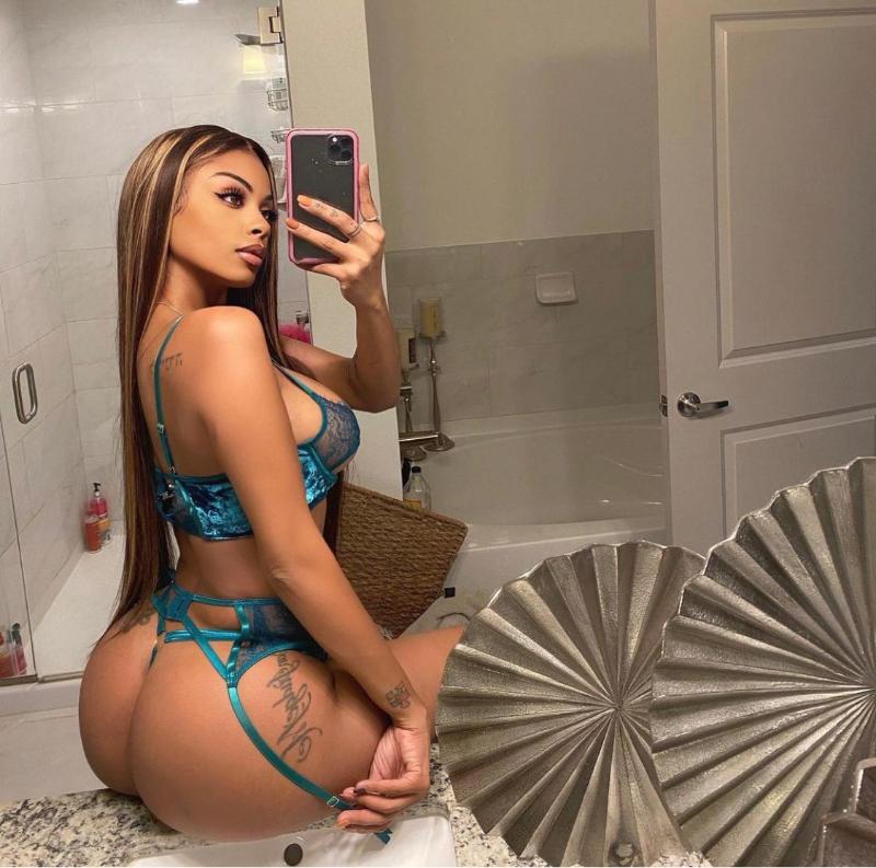 Hot chocolate 🍫👅