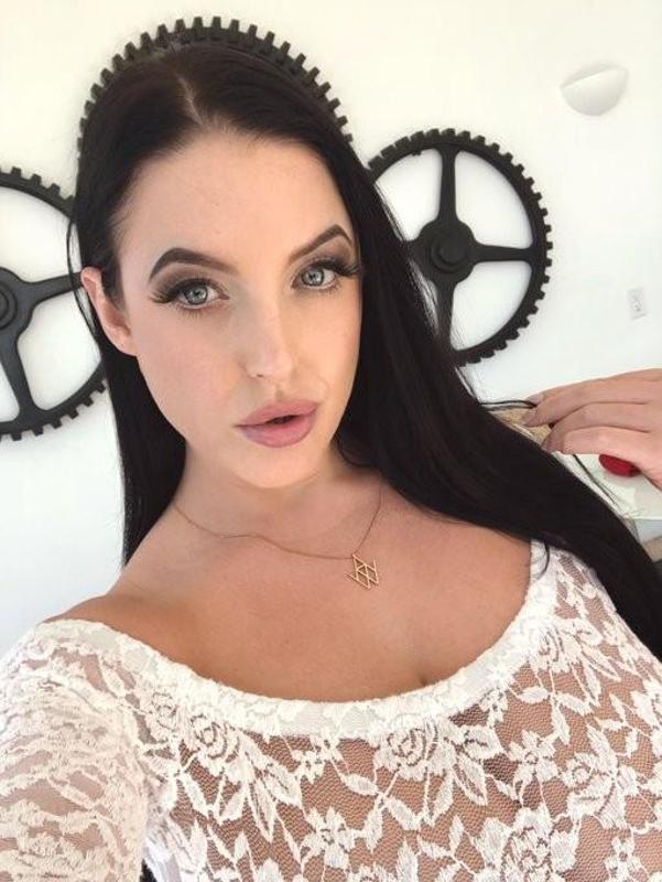 hey my juicy hot pussy is available for banging both incall and outcall