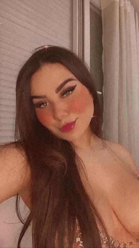 Available for hookup 🍆🍆🍆