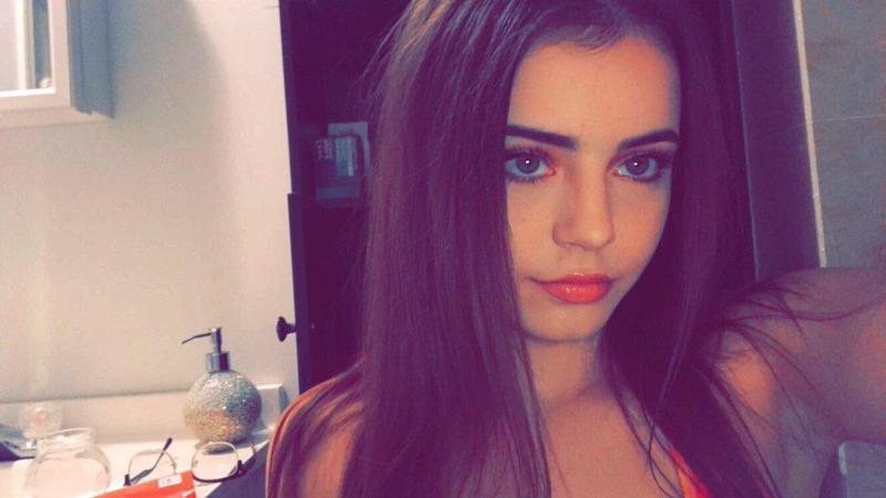 I want your hard dick🍆buried inside my tight juicy💦