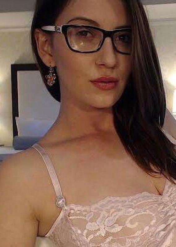 I Am available both incall and outcall