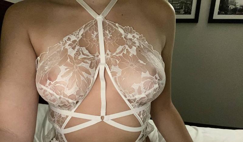 GFE&🅜🅞🅡🅔 BRUNETTE BARBIE