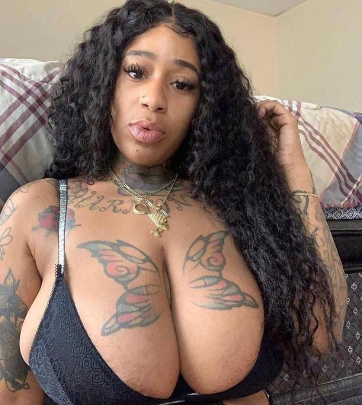 Am available for both Incall and outcall hookup HMU Snapchat ... Darrcourt0