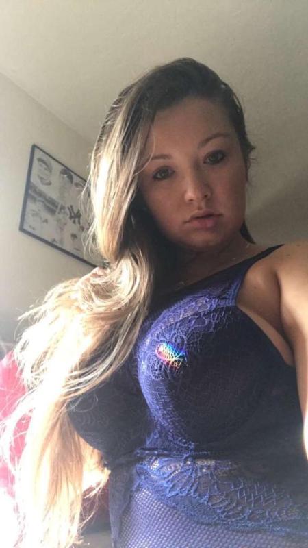 I’M AVAILABLE AND DOWN FOR HOOKUPS 🍆👅💦