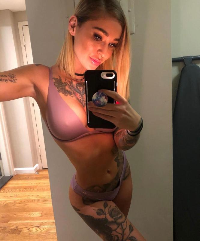 IM AVAILABLE FOR HOOKUP 🍆🍆🍆🥰🥰