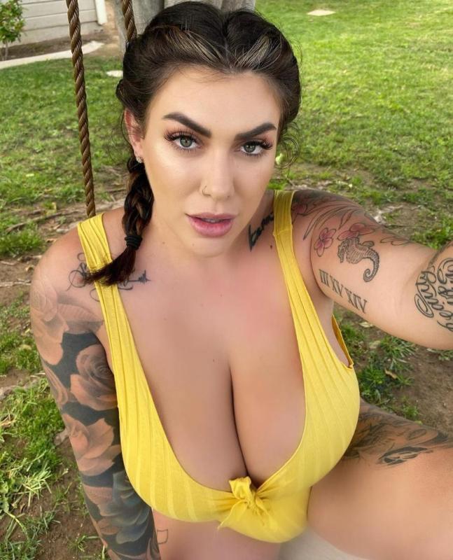 Escort ready for hookup 🥵